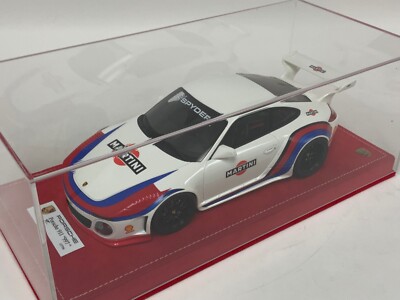 1/18 GT Spirit Porsche 911 Slant Nose in Martini Version GT796
