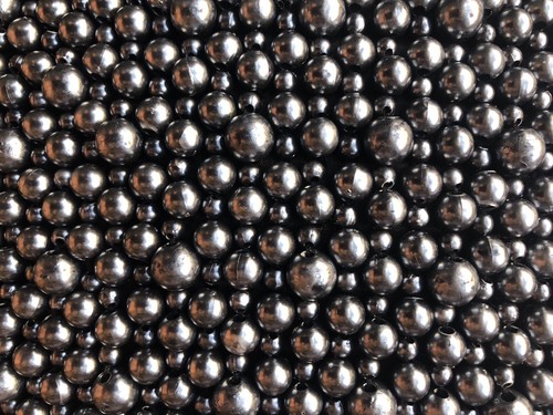 Almohada decorativa de calidad negra gris con cuentas THRO By Marlo Lorenz™ 12" x 12"" - Imagen 4 de 8