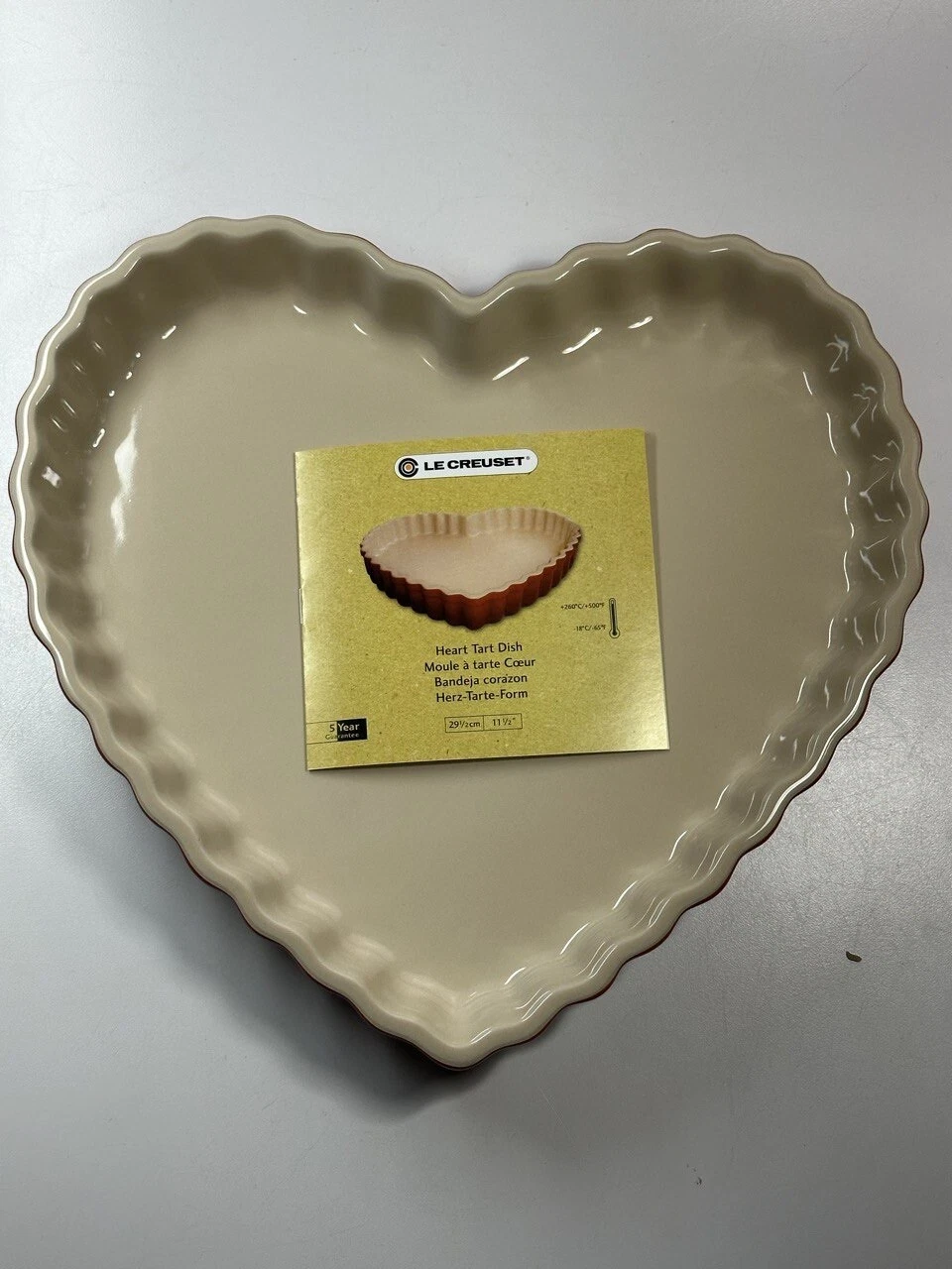Le Creuset Stoneware Fluted Heart Tart Pie Baking Dish Cherry Red 30cm NWT