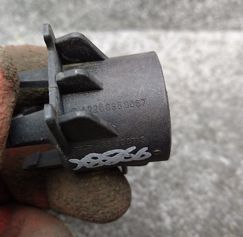 Mercedes W220 S Klasse Stoßstange Parktronic Parksensor Halter Halterung 2208850067 - Bild 5 von 6