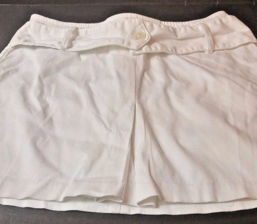 White Pleated Tennis Skirt with Belt and Back Zip Size 3 - Paper Doll