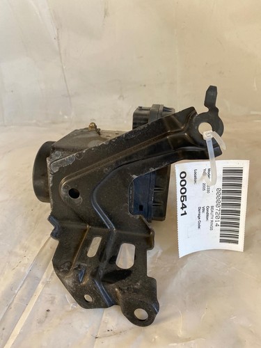2004 - 2006 LEXUS ES330 Anti-Lock Brake Control Module Actuator & Pump Assembly - Picture 3 of 10