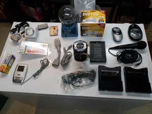 Electronic-Junk-Drawer-Lot-Dell-Apple-Vintage-hdmi-Cables-Elecromatic-Toy-More