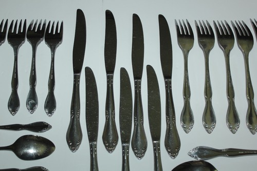 Vintage 35-Pc Customcraft Stainless Flatware Lot - "H" Monogram Floral Taiwan - Picture 14 of 17