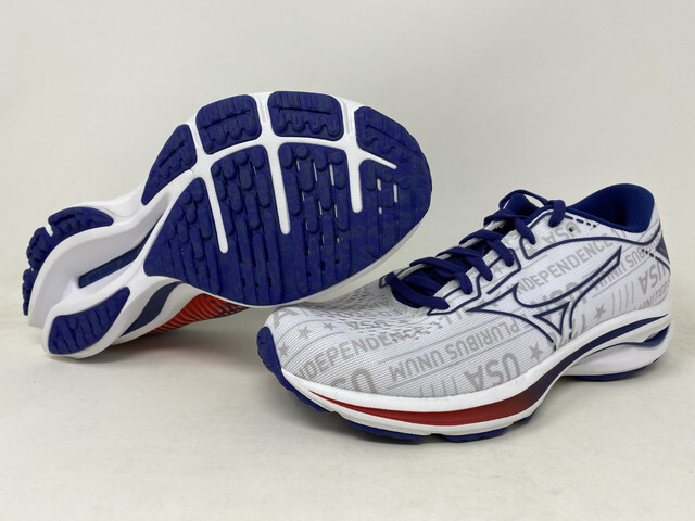 Женские кроссовки Mizuno Womens Wave Rider 25, белые, 6 B Medium US