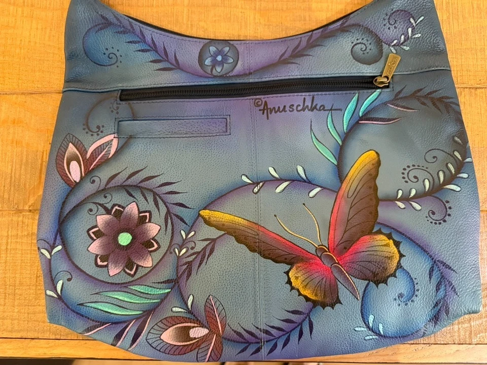 NUEVO BOLSO ANUSCHKA JOYAS VOLADORAS AZUL CUERO PINTADO A MANO TACHONADO CON MONEDERO Foto 3 de 4