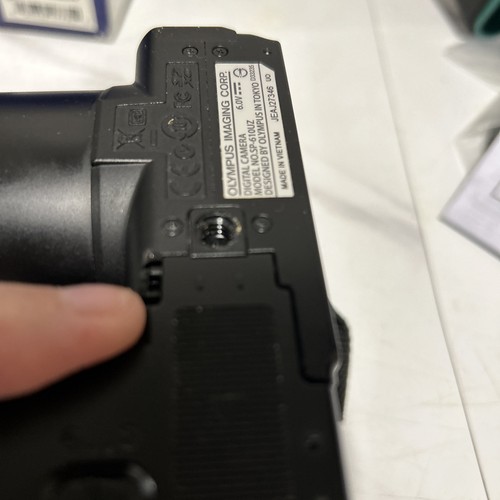 Olympus SP-610UZ 14 Megapixel HD/3D 22x Wide w/Strap, CD & Instructions In Box - Picture 6 of 7