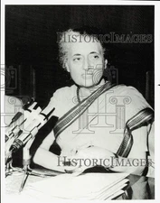 1975 Press Photo India's Prime Mister Indira Gandhi makes national broadcast