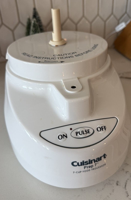 Cuisinart DLC-2007N Prep 7 Premier Series 7-Cup  food processor /no bowl. 