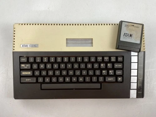 Vintage ATARI 800XL Home Computer Game Console PAL