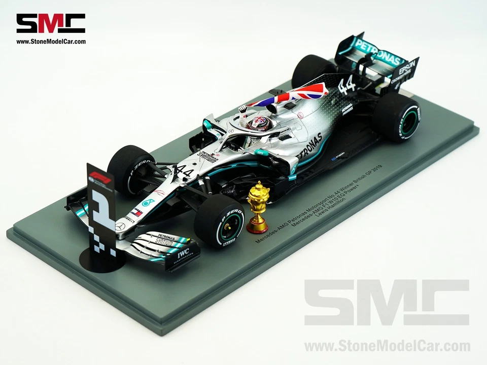 Mercedes F1 W10 #44 Lewis Hamilton British GP 2019 6x World Champion 1:18 Spark - Image 4 of 4