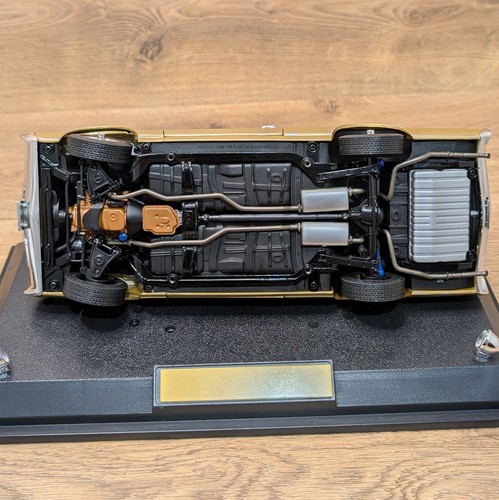 1967 Oldsmobile 4-4-2 Gold Metallic Coupe 1/18 Scale Highway 61 w/ Display Case - Picture 10 of 13