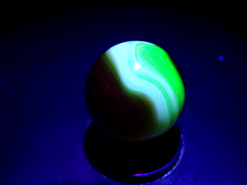 AKRO AGATE CARNELIAN SHOOTER W/ hot UV Rich Mahogany Colors - Picture 6 of 8