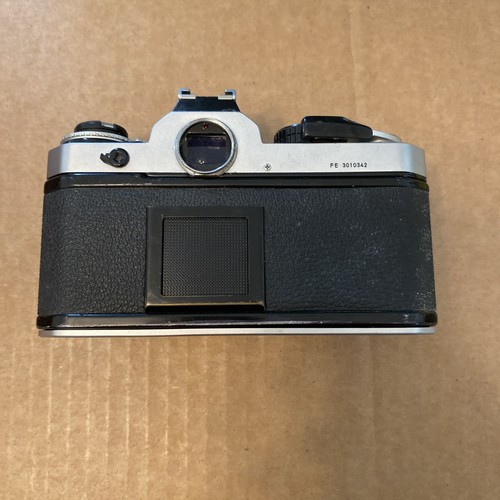 Nikon FE analoge Vintage-Spiegelreflexkamera nur Gehäuse, Chrom-Modellteile oder Reparatur - Bild 4 von 7