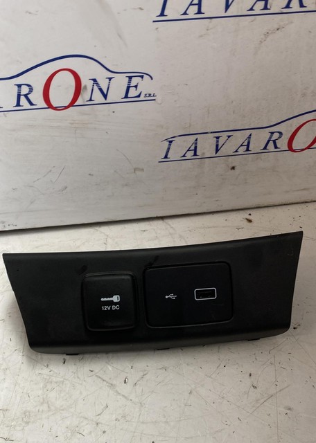 735650898 INTERFACCIA PRESA USB/INGRESSO AUX FIAT Tipo berlina 5p 999 Be 1001415 735650898 INTERFACCIA PRESA USB/INGRESSO AUX FIAT Tipo berlina 5p 999 Be 1001415