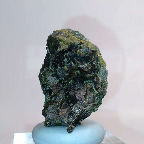 Epidote tabular crystal cluster natural rough mineral specimen 186ct - Picture 7 of 7
