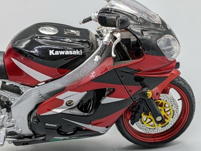NEW-RAY 1/12 CZERWONY / CZARNY KAWASAKI NINJA ZX9R MOTOCYKL