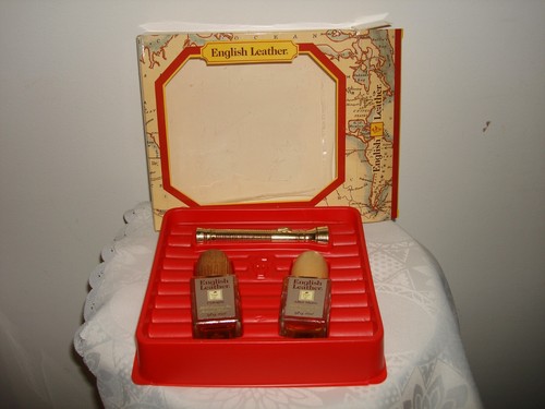 Vtg Gif Set English Leather Aftershave Cologne 2 Fl Oz Each Flashlight in Box - Picture 1 of 7