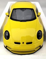 MINICHAMPS 117069021 Porsche 911 992 GT3 Touring 2022 Racing Yellow Wheels 1:18