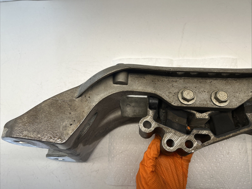 OE 2020-2023 FORD EXPLORER RWD AUTOMATIC TRANSMISSION CROSSMEMBER BRACKET+MOUNT - Picture 10 of 16