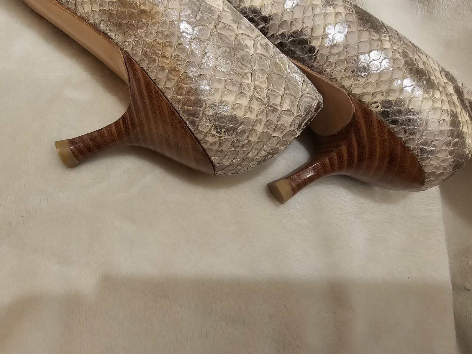 Stuart Weitzman Python Snakeskin Silver Cream Kit… - image 11