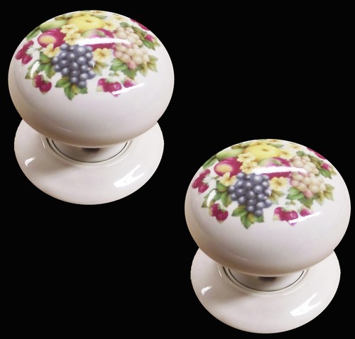 White Ceramic Door Knob Set Fruit Of The Forest Design 60mm (Pair) - Afbeelding 1 van 4