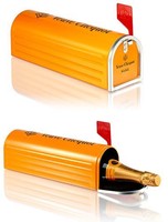 Veuve Clicquot Champagne Brut Nv 75cl 'mail Box' Gift Veuve Clicquot Champagne Brut Nv 75cl 'mail Box' Gift