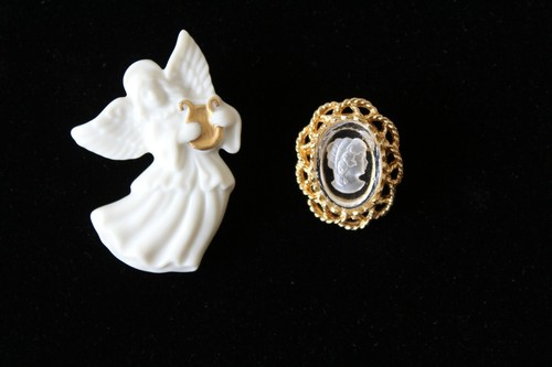 Zwei Stifte Lenox Weihnachtsengel Pin und Glas geätzt Kamee Pin Goldton Vintage - Bild 9 von 9