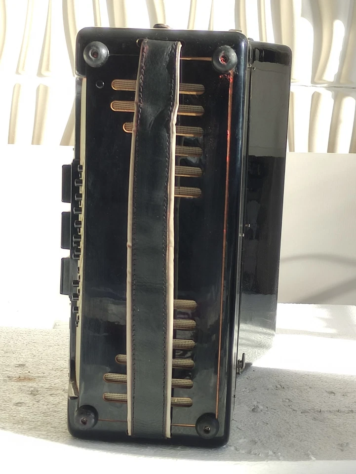 +钢琴手风琴,akkordeon WELTMEISTER STELLA 60 低音 - 有缺陷,用于维修 — 第 3/4 张图片