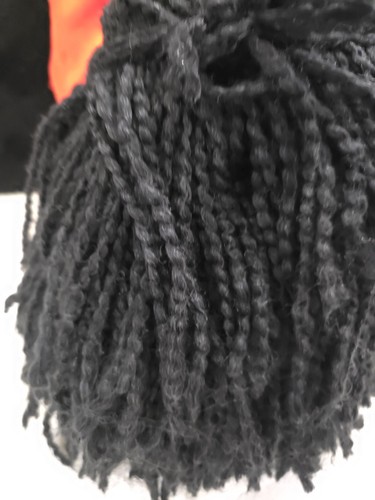 Amigurumi bambola uncinetto capelli lunghi torsi fatti a mano pelle marrone vestito rosa 9,5" - Foto 11 di 15