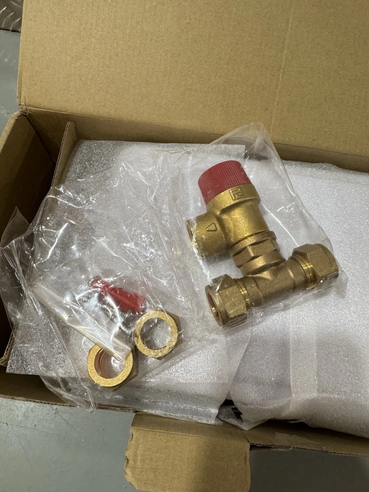 Heatrae Sadia 95050424 Instantaneous Water Heater Brand New In Box 5
