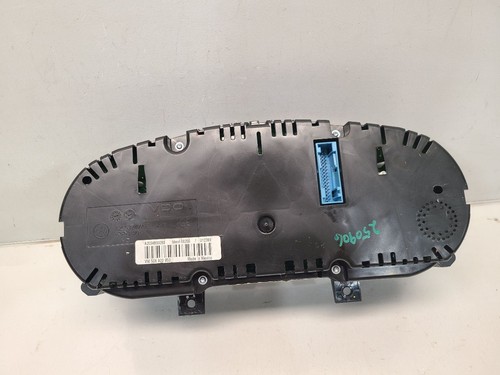 Volkswagen Jetta 2014 (sedán/2,0 L/MT) velocímetro panel *173 k* - Imagen 5 de 14