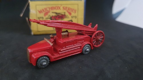 RARE Original Matchbox Lesney Series 9B Dennis Fire Engine Boxed (Not reproduct) - Picture 2 of 9