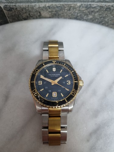 Victorinox Swiss Maverick Large, Green Men's Watch 241605 For Parts Or Repair