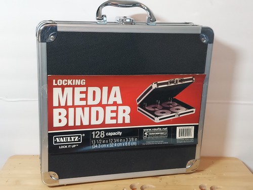 Vaultz Media Binder Briefcase Style 128 CD DVD Capacity. NEW WITH KEYS