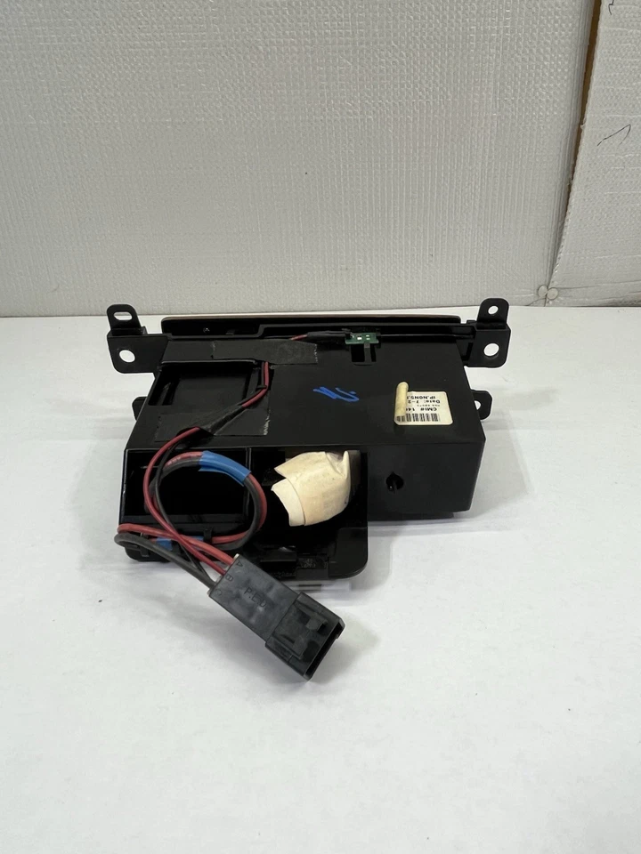 2005-2011 OEM Cadillac STS передняя нижняя приборная панель пепельница и вставка для монет - текстура древесины - Изображение 4 из 4