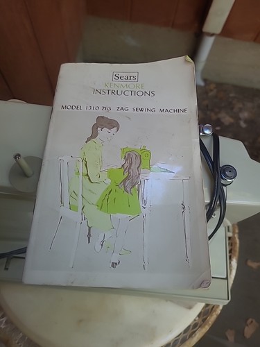 Vintage Kenmore Sears Model 148.13101 1310 Zig Zag Sewing Machine - Picture 12 of 14