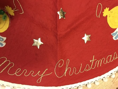 Vintage Red FELT & SEQUIN TREE SKIRT Baby Jesus & Angels 42” Partly Unfinished - Afbeelding 7 van 9