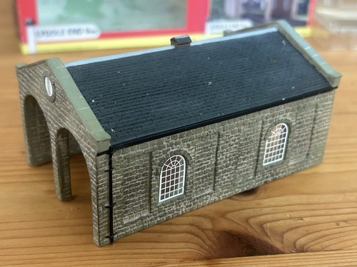 Hornby Lyddle End N8098 ' Double Road Engine Shed ' N gauge- Boxed - Picture 3 of 5