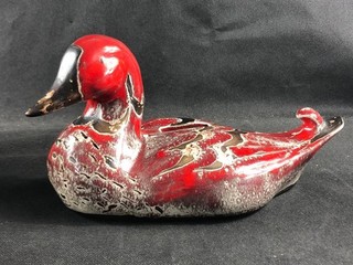 GOOD VINTAGE DAVID SHARP FOR RYE POTTERY HAND PAINTED DUCK FIGURE BANK.