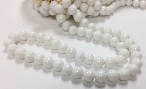 1 PFUND (600+ STCK.) VINTAGE JAPANISCHE GLASKIRSCHE MARKE WEISS 8 mm RUNDE PERLEN 4000 - Bild 4 von 5