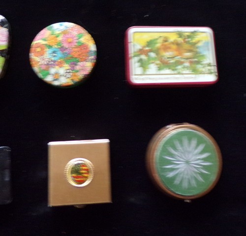 Konvolut 8 alte Blech Pillen kleine Sammlerstücke Metall Behälter Boxen - Bild 4 von 14