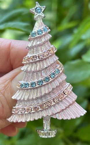 BJ signed light pink enamel blue rhinestone Christmas tree brooch pin vintage - Picture 7 of 7