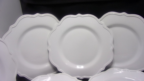 World Market ~LOT of 6- White SCALLOPED RIM 9" SALAD PLATES - Picture 3 of 14