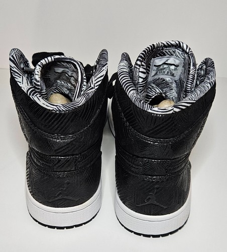 Air Jordan 1 Retro High BHM Size 11 (Brand New) 579591 010 - Picture 5 of 9