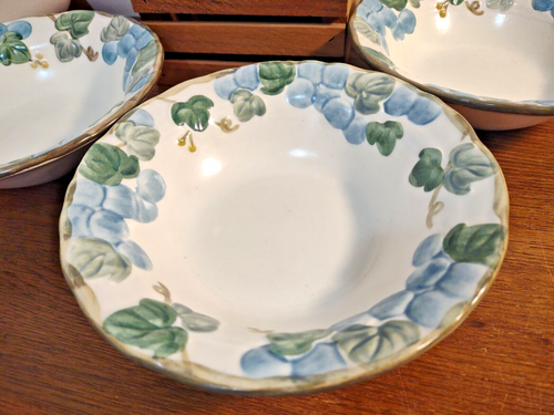4 METLOX POPPYTRAIL SCULPTURED BLUE GRAPE Berry Fruit Dessert Bowls 6 1/4" - Picture 3 of 8