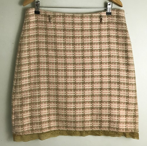 Patrick B Paris Pink tweed short skirt 16/18 Lace trimmed hem