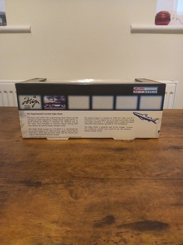 UT Models Maßstab 1:18 Diecast 21061 - Chevrolet Corvette Mako Shark - blau - Bild 8 von 11