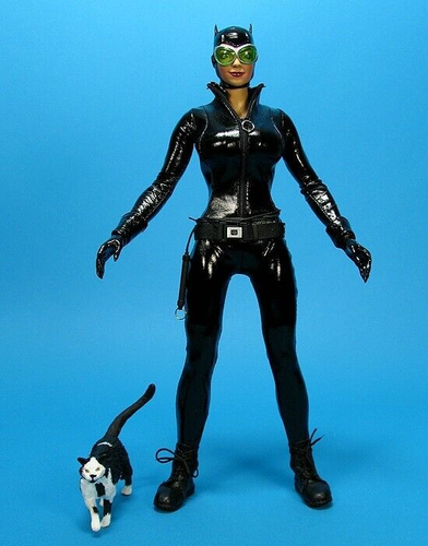 DC Direct 1:6 Scale Catwoman 13 Inch Deluxe Collector Figure MINT IN PACKAGE - Picture 5 of 24