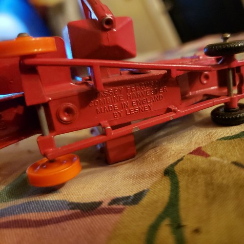 1960's Matchbox Major Pack MP-5 Massey Ferguson Combine Harvester w Orange Hubs - Picture 7 of 7